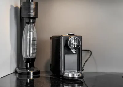 Sodastream und Kaffeemaschine Ferienhausträume ebenerdiges Bodensee Apartment